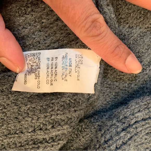 American Eagle Twist Sweater - Picture 4 of 4